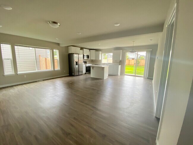 Spacious Open Floor Plan - 11249 30th St NE