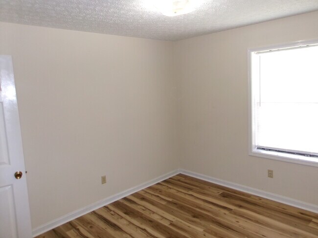 Foto del edificio - 3209 Timbermill Ave