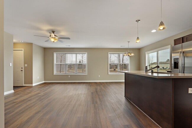 Building Photo - 336 Cattail Ct