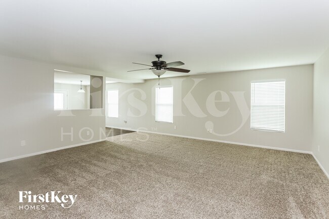 Foto del edificio - 657 Bright Orchid Ave
