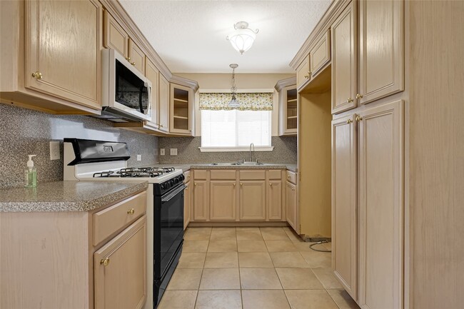Building Photo - 3816 Newton Dr