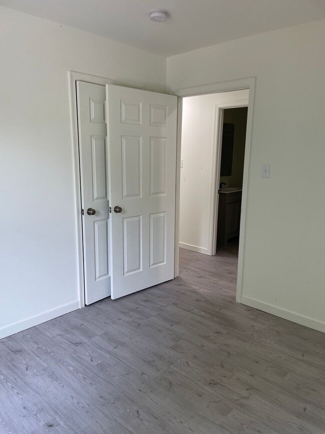 Building Photo - DUPLEX CUMBERLAND, VA !