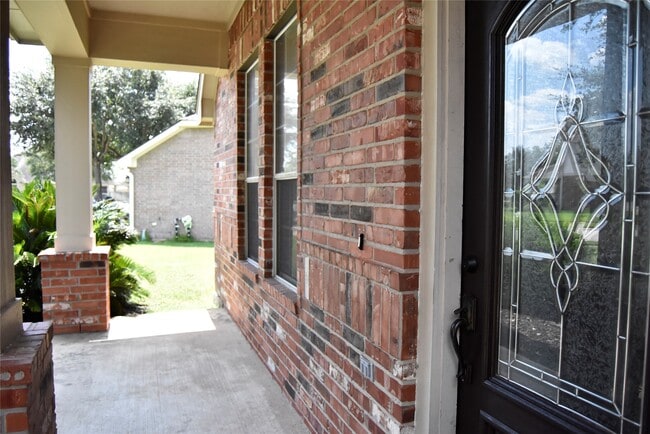 Foto del edificio - 18627 Summercliff Ln