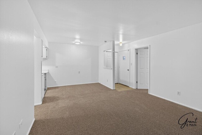 Building Photo - 22330 W Warren Ave