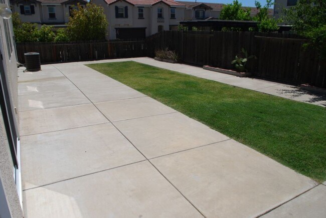 Building Photo - 6301 Bluebill Ct