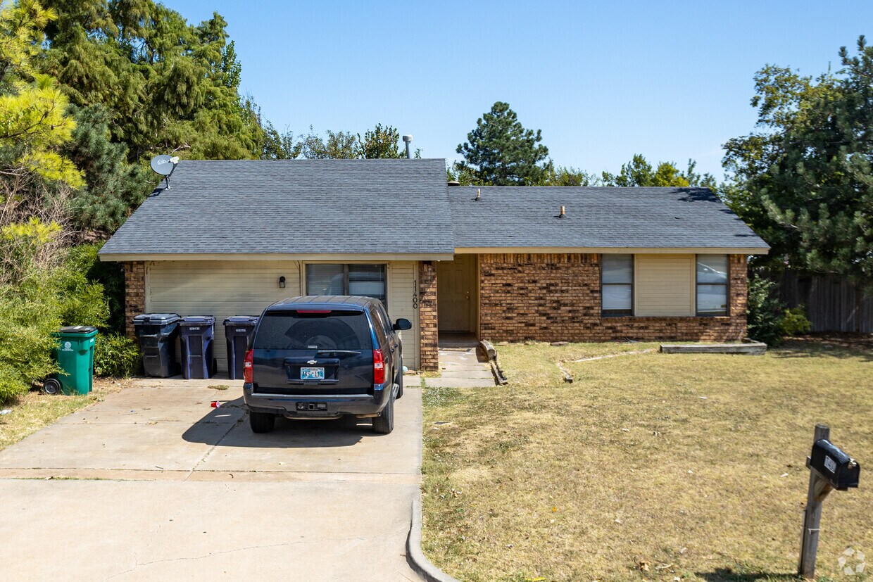 Building Photo - 11400 Wallace Ave