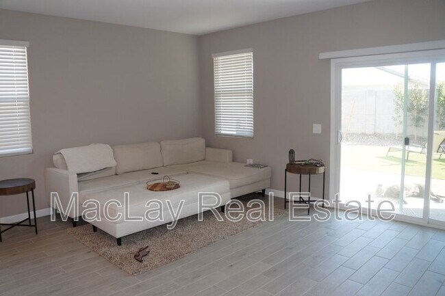 Foto del edificio - 1349 W Highland Rd