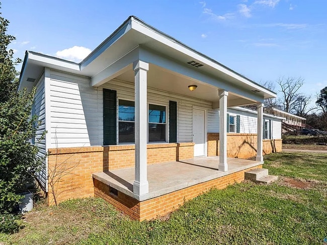 Building Photo - 5624 NW Oakwood Rd