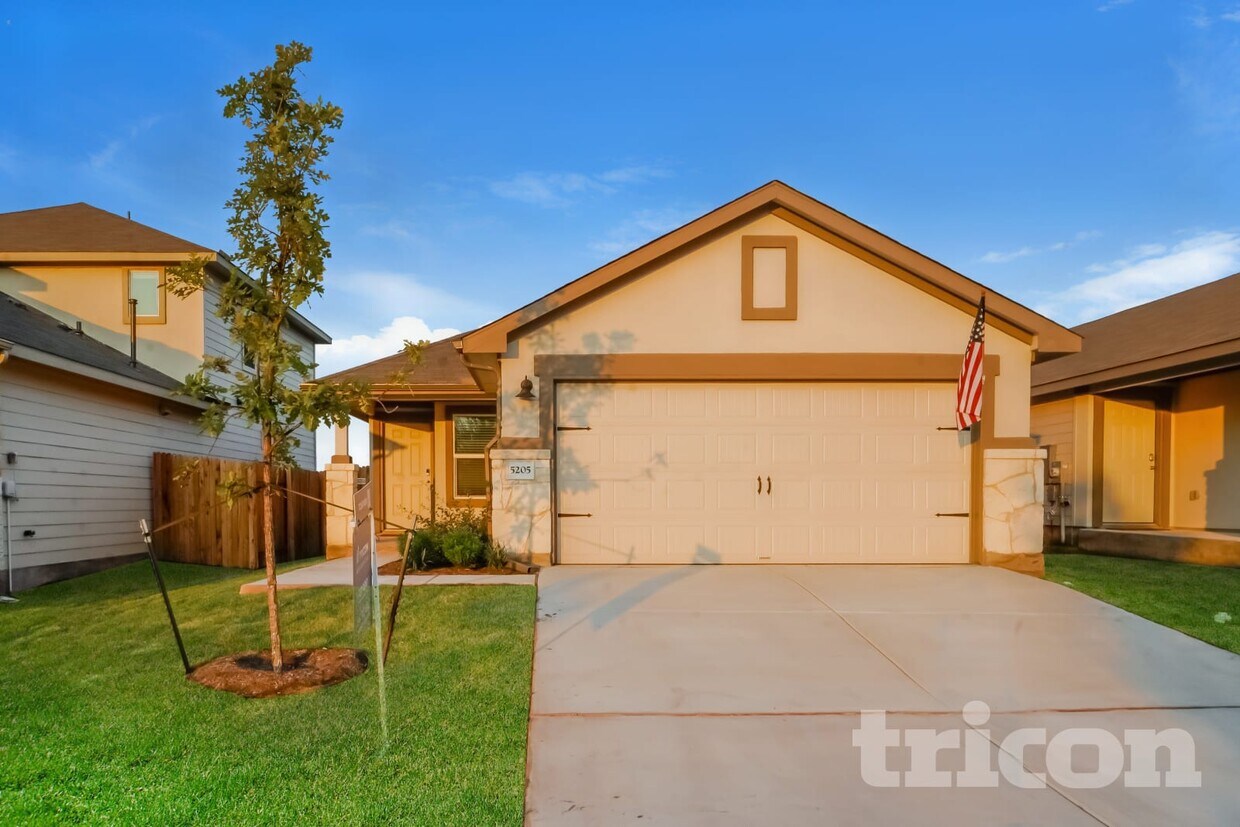 Primary Photo - 5205 Sidesaddle Dr