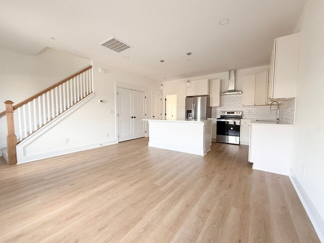 Building Photo - Modern 3-Bedroom Home with Flex Room, Pool, and Pickleball Court at Highbury