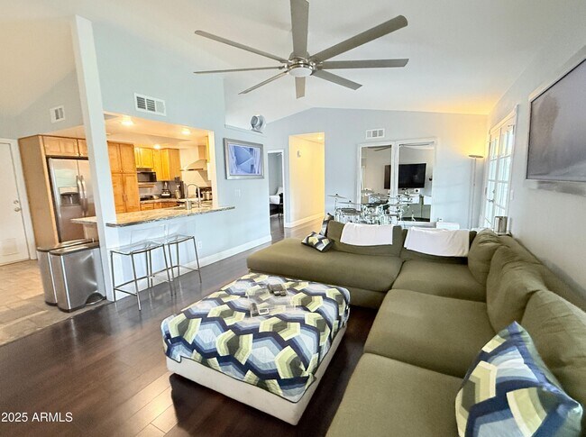 Foto del edificio - 6814 E Sandra Terrace