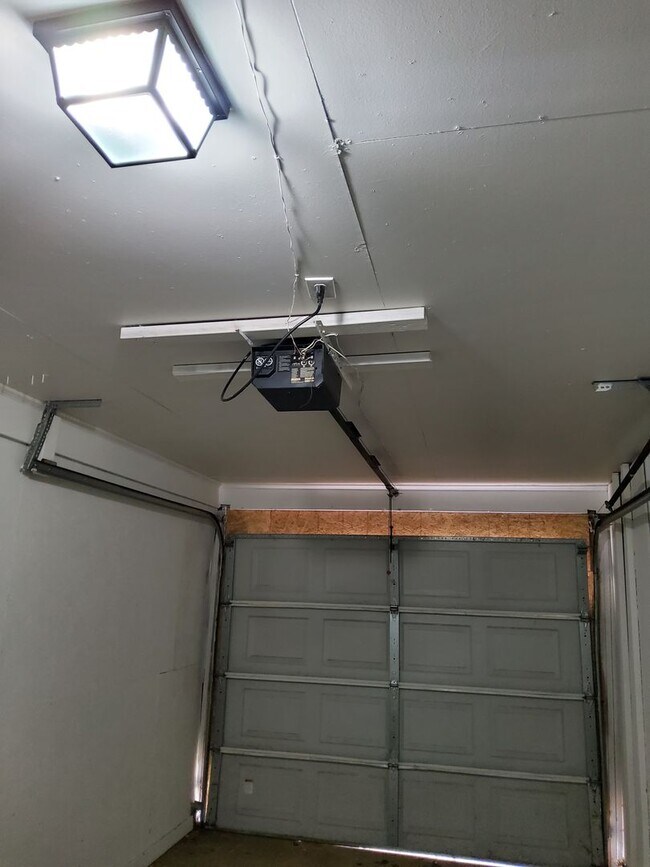 Building Photo - 4320 Old Allen Rd