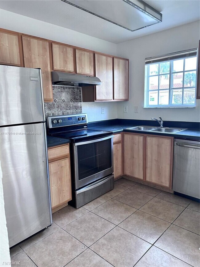 Building Photo - 3 br, 2.5 bath House - 2050 NE 167th St # ...