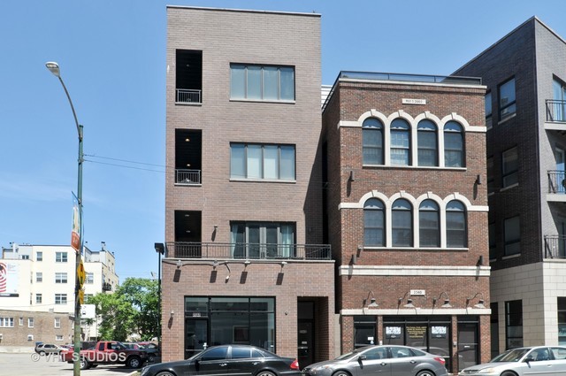 Primary Photo - 2342 W North Ave