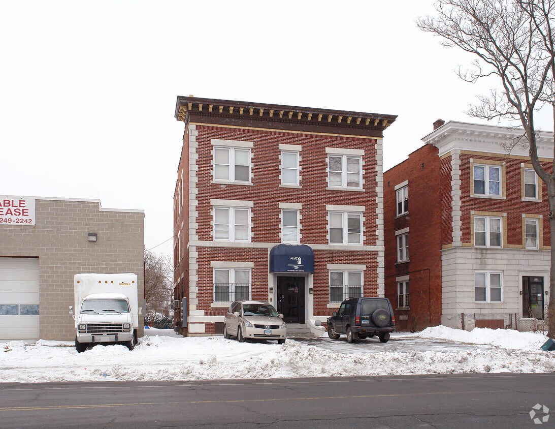 Primary Photo - 441 Wethersfield Ave