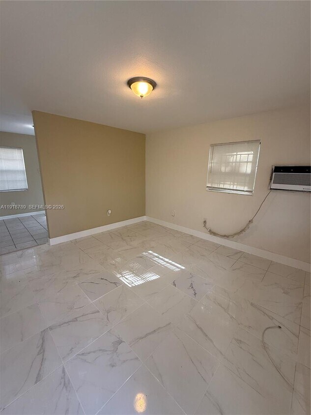 Foto del edificio - 48 NW 77th St