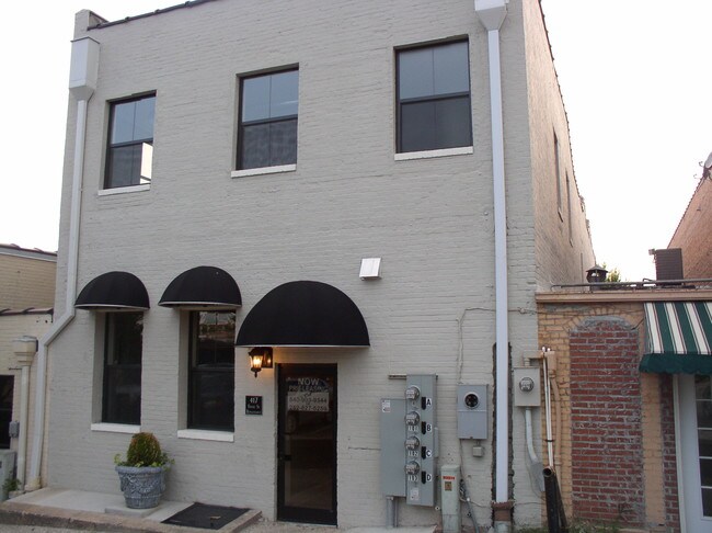 Back Entry - 417 Evans St