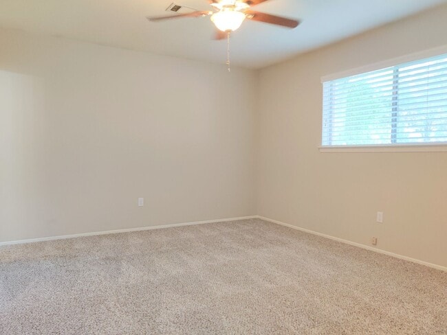 Foto del edificio - 1914 Seakale Ln