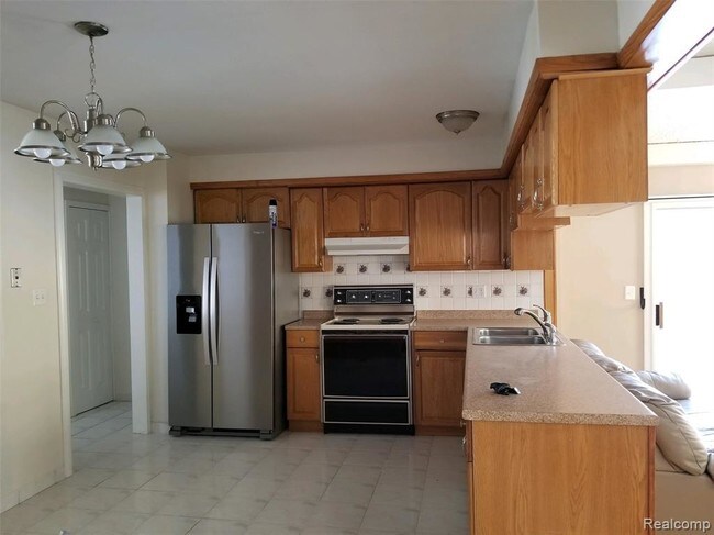 Building Photo - 35667 Elmira St