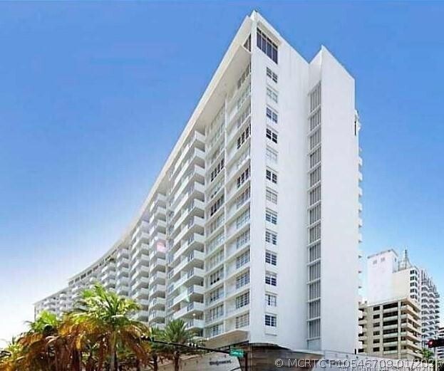 Foto del edificio - 100 Lincoln Rd