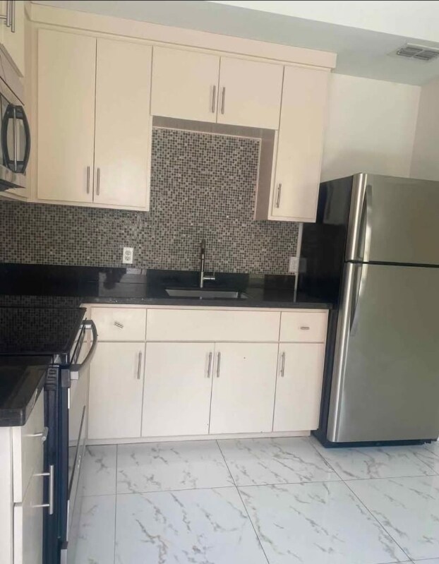 Foto principal - 2702 Larkspur Ave