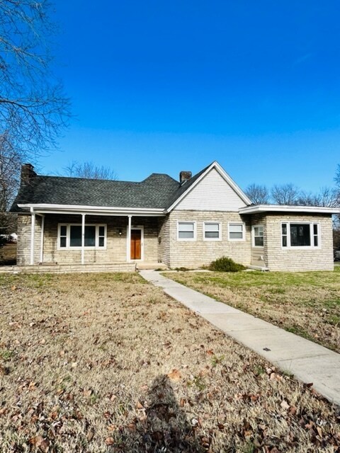Building Photo - 415 E Cedar St