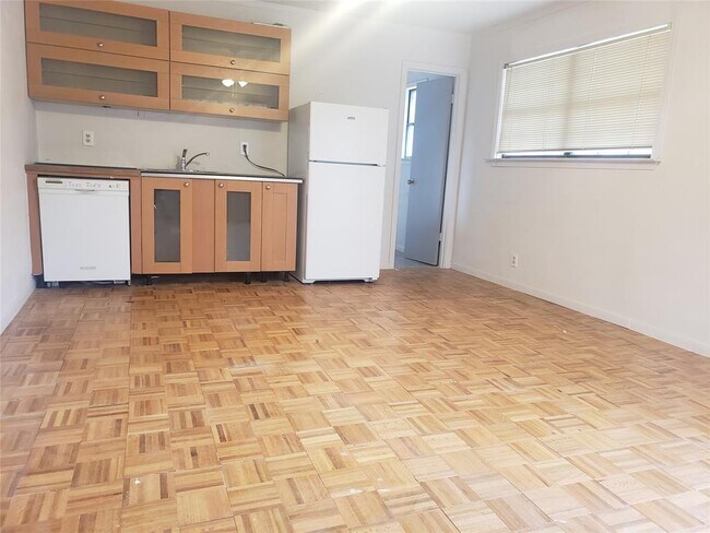 Foto del edificio - 609 Bissonet Ln