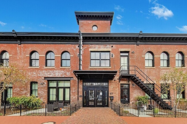 Photo - Top Floor 1 bed  + 1 bath Condo in DC // Fantastic Views