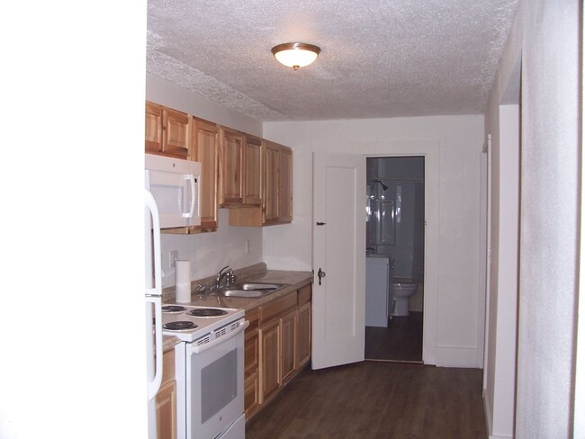 Building Photo - 2bd / 1ba House