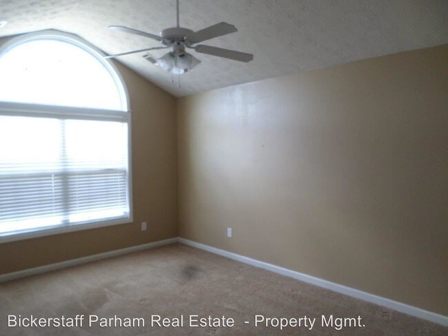 Building Photo - 2711 Dotti Dr
