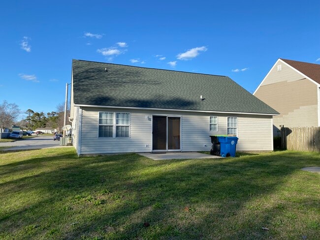 Building Photo - 2410 Bradford St