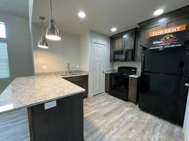 Foto del edificio - 2 bedroom 2 1/2 bath townhouse