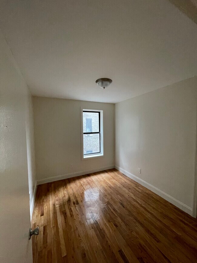Foto del edificio - 75 Ellwood St