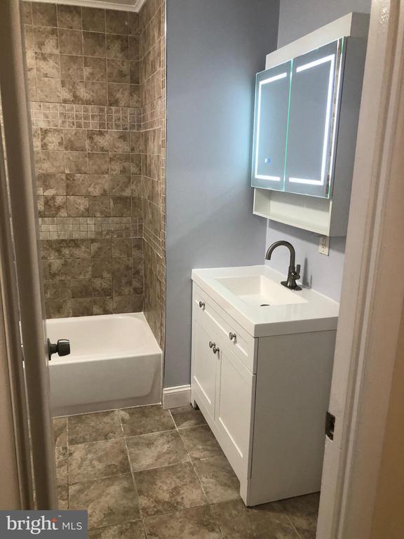 Foto del edificio - 13013 Townsend Rd