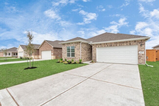Building Photo - The Maple – Spacious Design, Exceptional L...