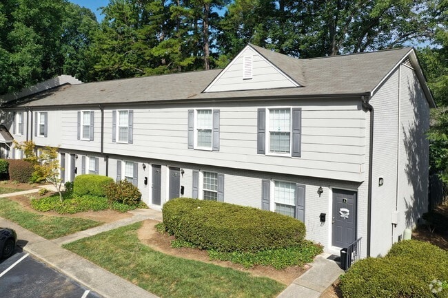 Aerial Photo - Pinehurst On Providence