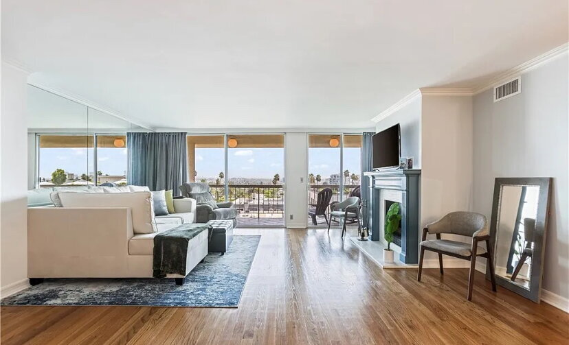 Foto principal - Luxurious Beverly Hills Penthouse Condo wi...