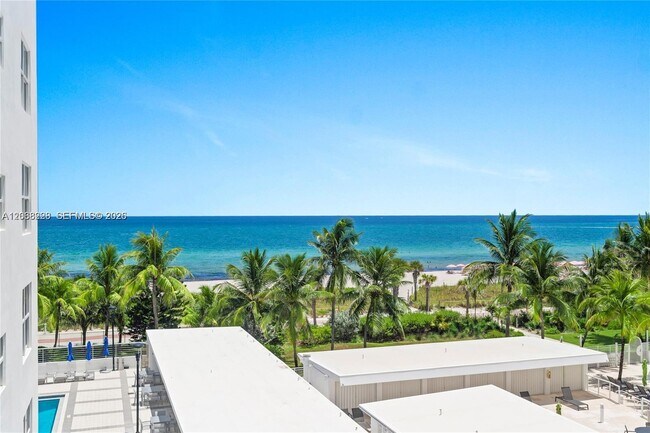 Foto del edificio - 5001 Collins Ave