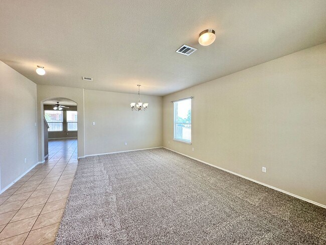 Building Photo - Viewable Now!