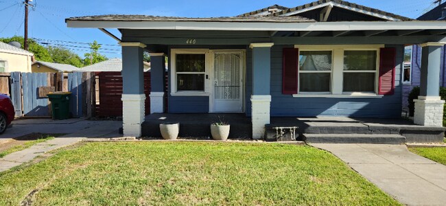 Foto del edificio - 440 E Arcade St