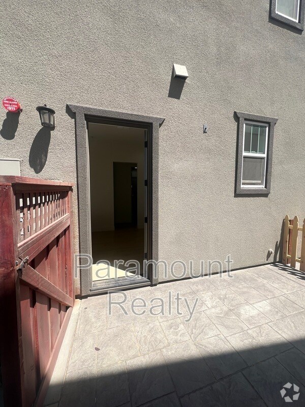 Building Photo - 17306 Canutes Ct