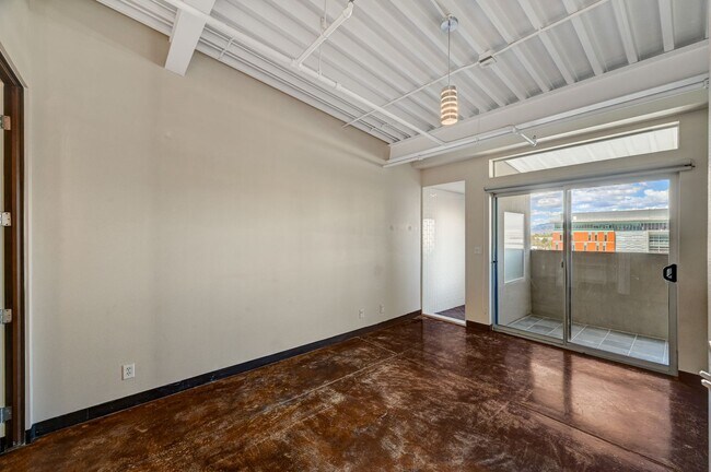 Foto del edificio - 701 Shadow Ln