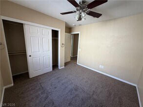 Building Photo - 2108 Sunset Vista Ave