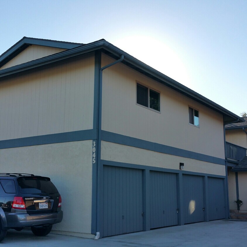 Building Photo - 3045 Jeffrey Dr