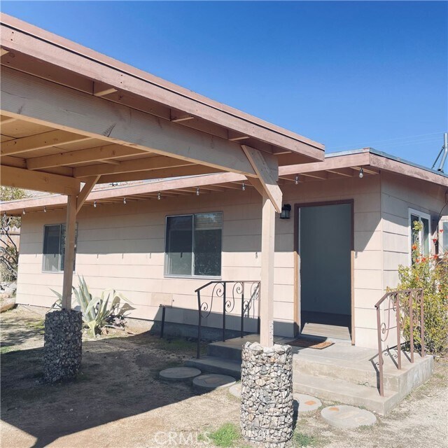 Primary Photo - 10722 Juniper Ave