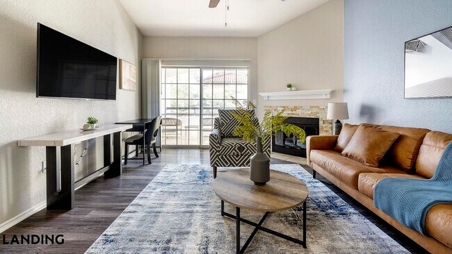 Foto del edificio - 3201 Duval Rd