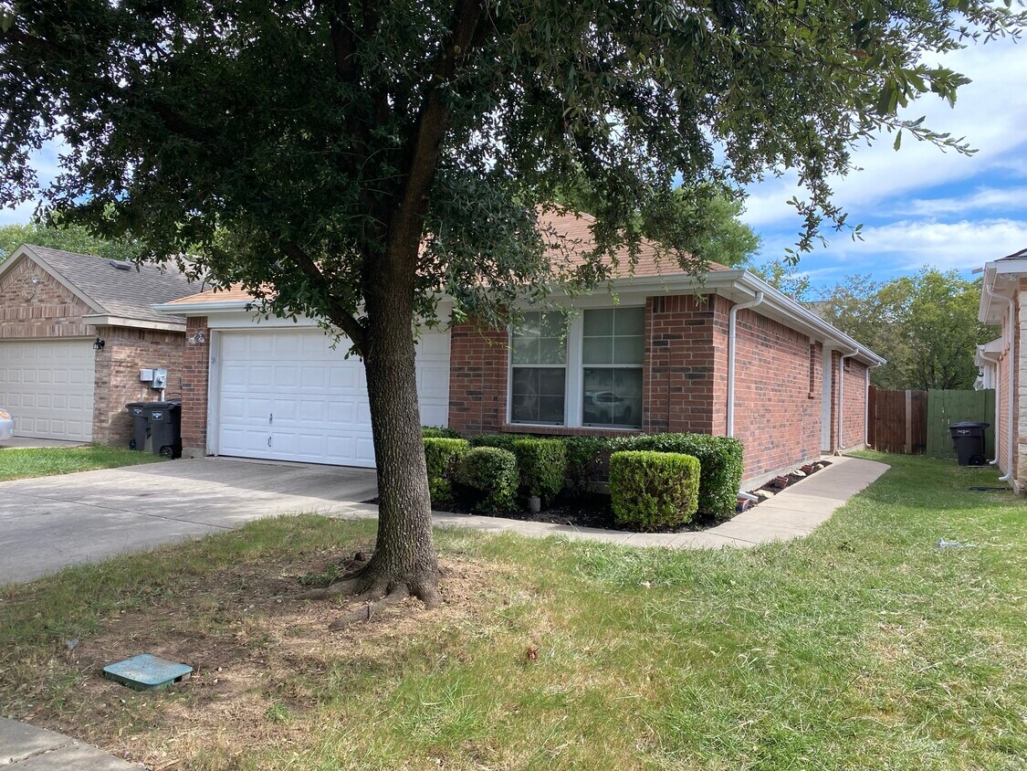 Primary Photo - 8821 Highland Orchard Dr