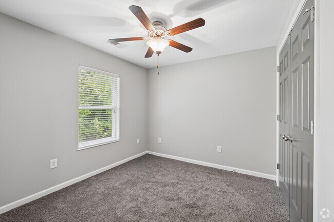 Finch 1BR, 1BA - 493SF - Dormitorio - The Adelade