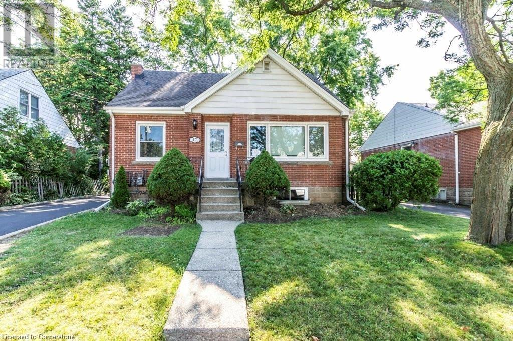 Photo principale - 47 W 4th St