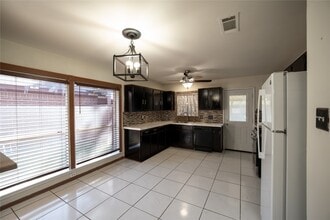 Building Photo - 3343 Bandell Dr